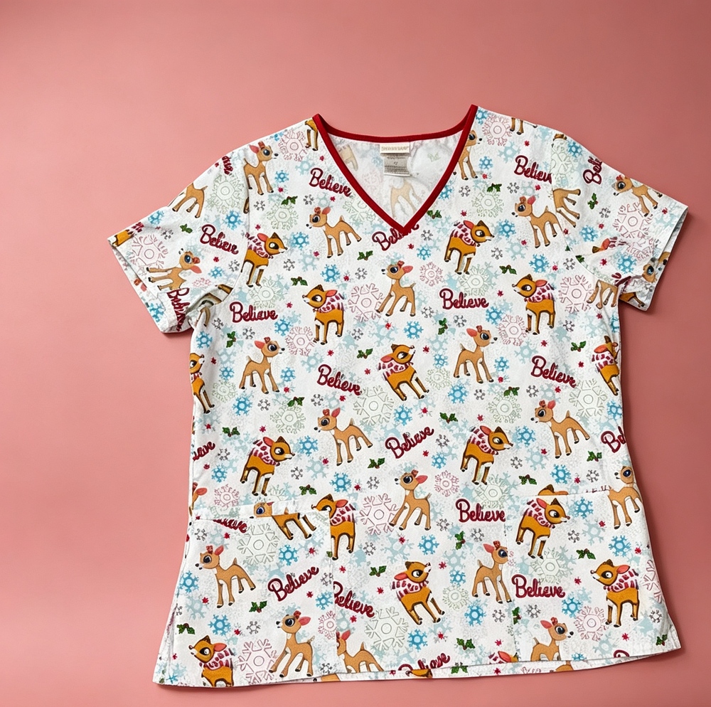 Rudolph The Red Nosed Reindeer "Believe" Christmas Xmas Scrub Top Women's Size M